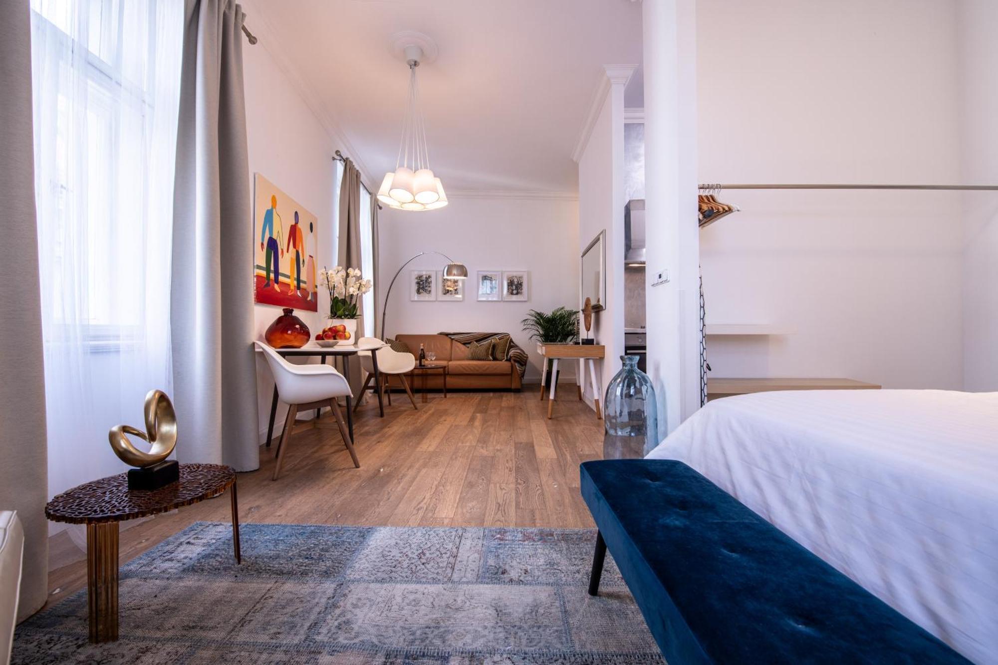 Modern Downtown Apt - Renovated, On Ideal Location براغ المظهر الخارجي الصورة